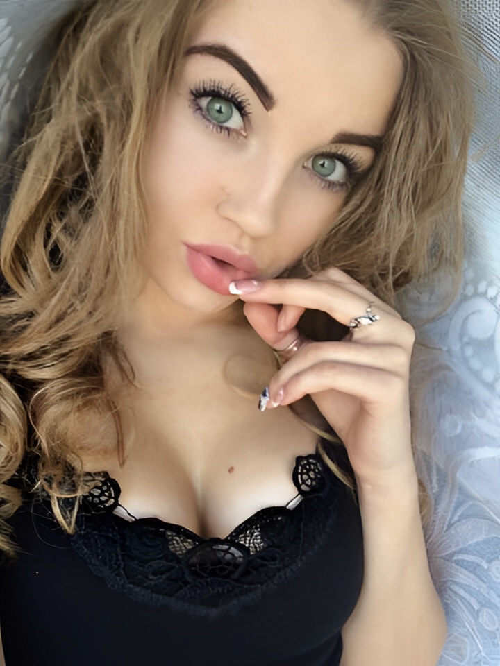 Элеонора привлекальеная девушка из Нерюнгри цена от 4000 руб