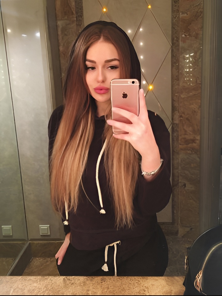 Лизочка привлекальеная девушка из Нерюнгри цена от 10000 руб