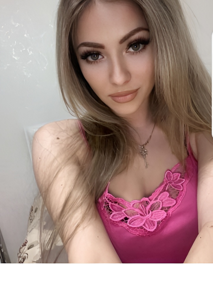 Рената привлекальеная девушка из Нерюнгри цена от 3000 руб