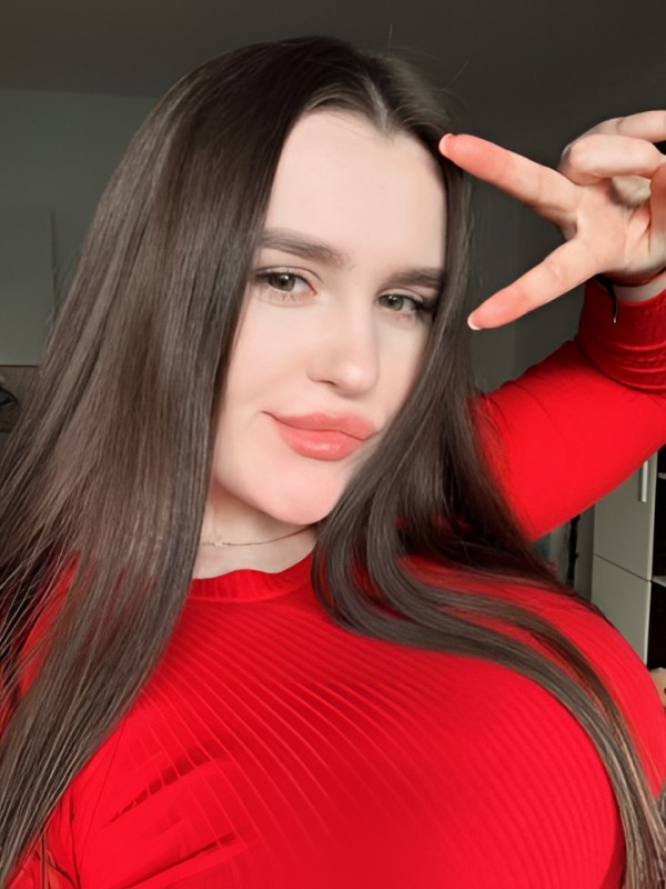 Лилия привлекательная девушка из Нерюнгри цена от 3000 руб