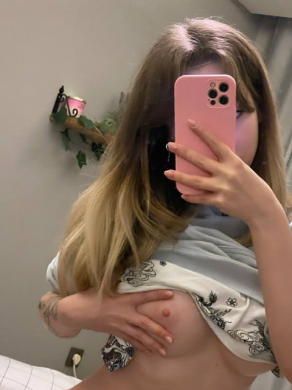 Луиза привлекательная девушка из Нерюнгри цена от 3000 руб