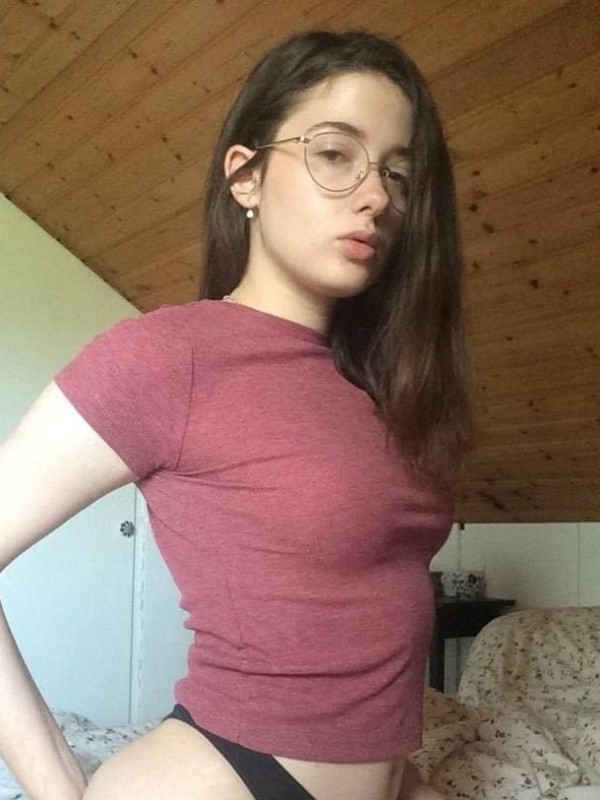 Лика привлекательная девушка из Нерюнгри цена от 3500 руб