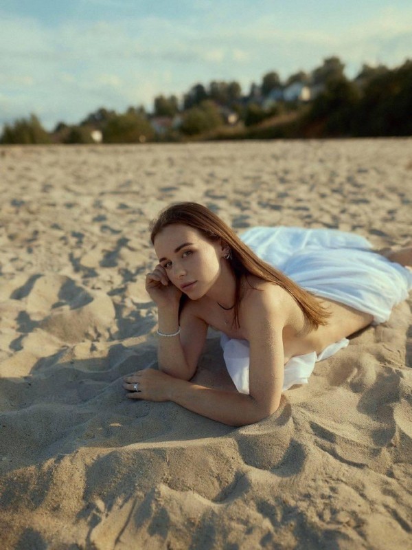 Тоня привлекательная девушка из Нерюнгри цена от 5000 руб